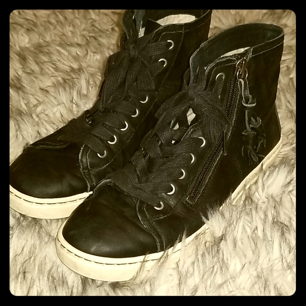 Ugg hi top leather sneaks